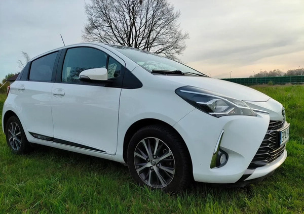 Toyota Yaris cena 57900 przebieg: 53000, rok produkcji 2019 z Bełchatów małe 781